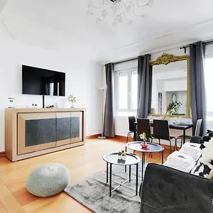 Fancy - 2br-6p - Gare De L'est Apartment Paris